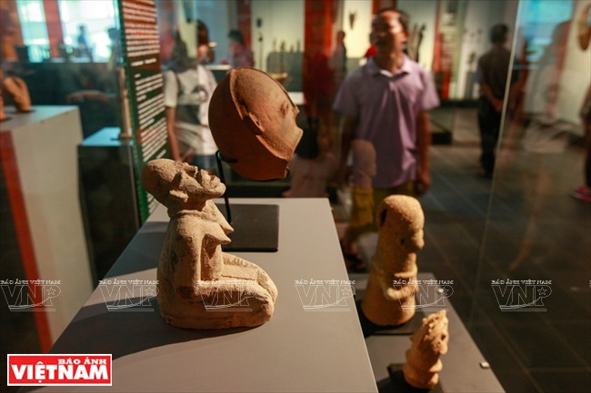 Des statues en terre cuite de l’Afrique. 