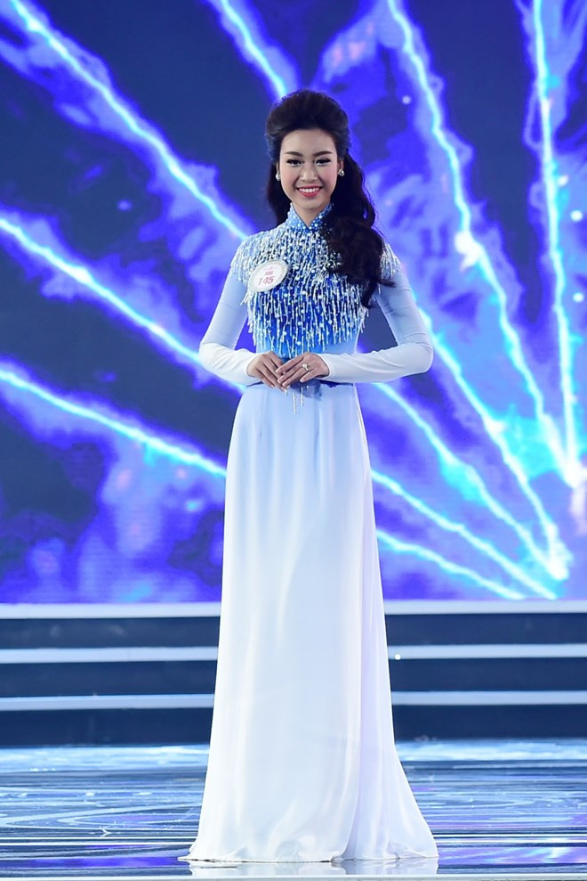 En ao dai (tunique traditionnelle du Vietnam). Photo courtoisie du Comité d'organisation de Miss Vietnam 2016