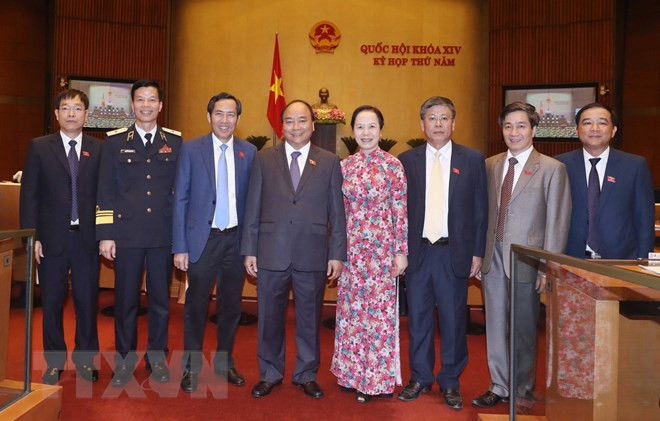  Le Premier ministre Nguyen Xuan Phuc et des députés de la ville de Hai Phong. 