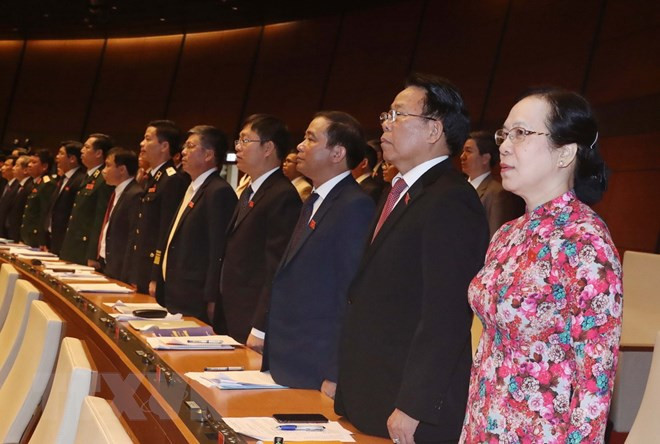  La cérémonie de salut au drapeau national lors de l’ouverture de la 5e session de l'AN de la 14e législature. 