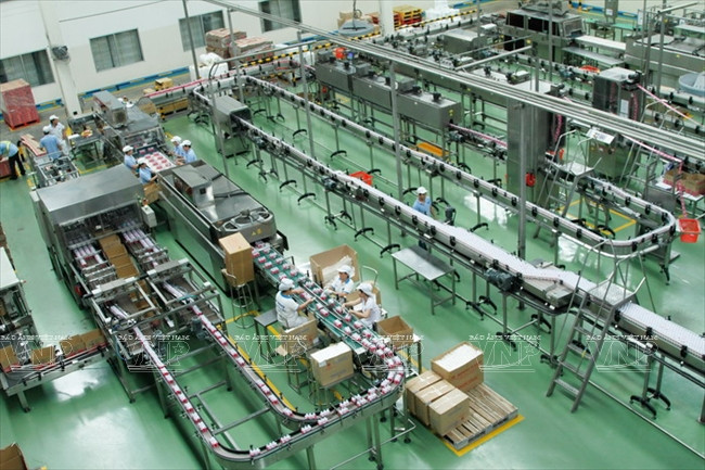 Ligne de traitement et conditionnement de lait en circuit fermé de Friesland Campina Vietnam.