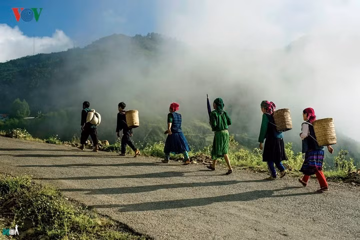 Sur ces montagnes arides et isolées, les habitants mènent une vie difficile. Cependant, leur culture est restée intacte et peu influencée par le monde extérieur. 
