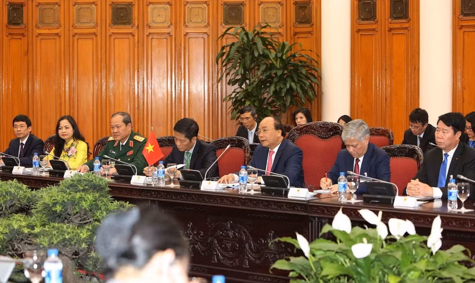 Le Premier ministre Nguyên Xuân Phuc et la délégation vietnamienne. 