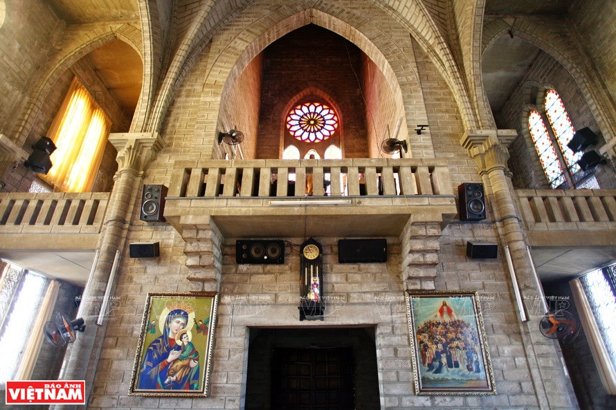 Elle a été construite en 1928 dans le style des églises catholiques occidentales. Photo : VNP