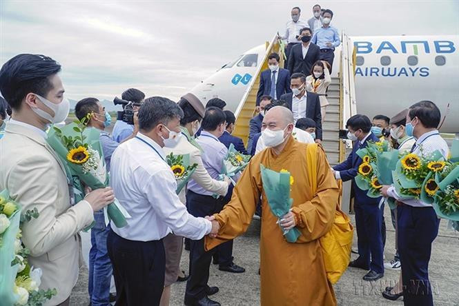 Le 14 octobre 2021, à l'aéroport de Diên Biên Phu, le Comité populaire de la province de Diên Biên (Nord) a décidé de rouvrir les liaisons Hanoi - Diên Biên et Hô Chi Minh-Ville - Diên Biên. Photo : VNA