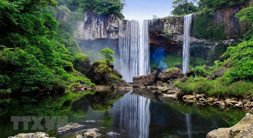 Le site de Kon ha Nung est situé sur les hauts plateaux du centre du Viet Nam, le « toit de l’Indochine », dont le sommet culminant atteint plus de 1 700 m. Photo: VNA