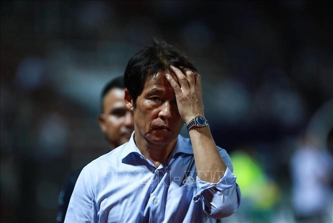 La désespérence de Nishino Akira, entraineur de l'équipe de Thaïlande. Photo: VNA
