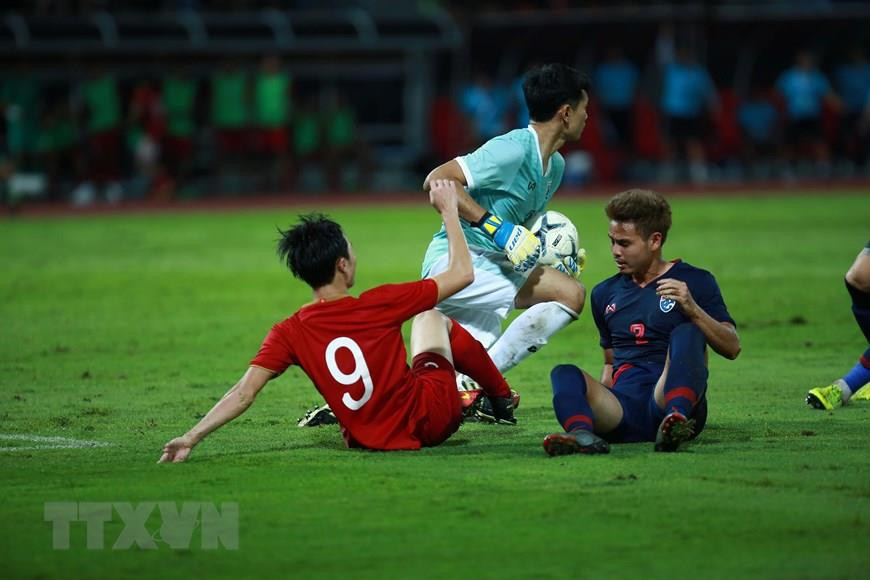 Une dispute entre des joueurs des deux équipes. Photo: VNA