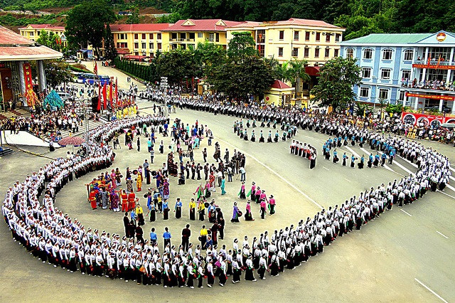 Fête des gongs des Muong, de Tao Duc Khanh. 