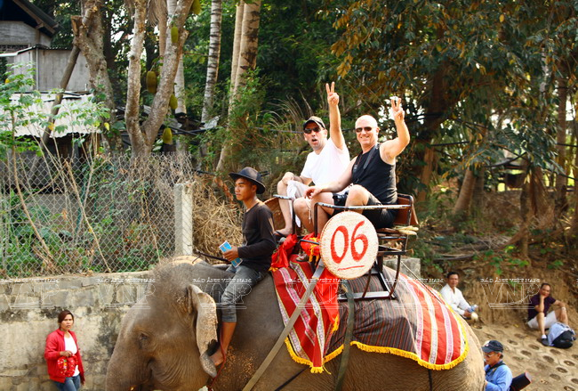 Visite du hameau de Ban Dôn... 