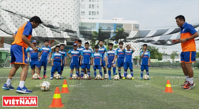 Apisit et Hoàng Son transmettent aussi leur passion aux enfants.