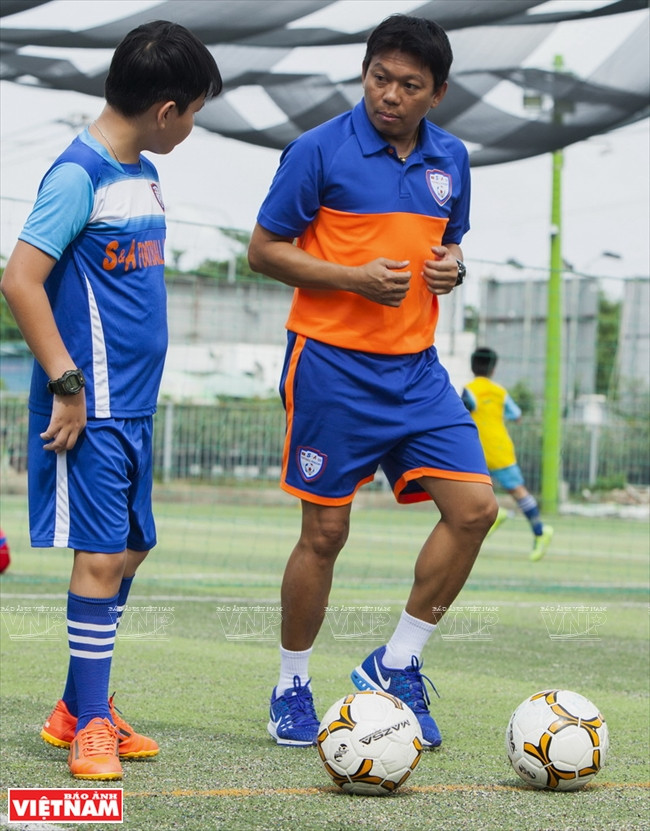 Les joueurs sont directement formés par Apisit.