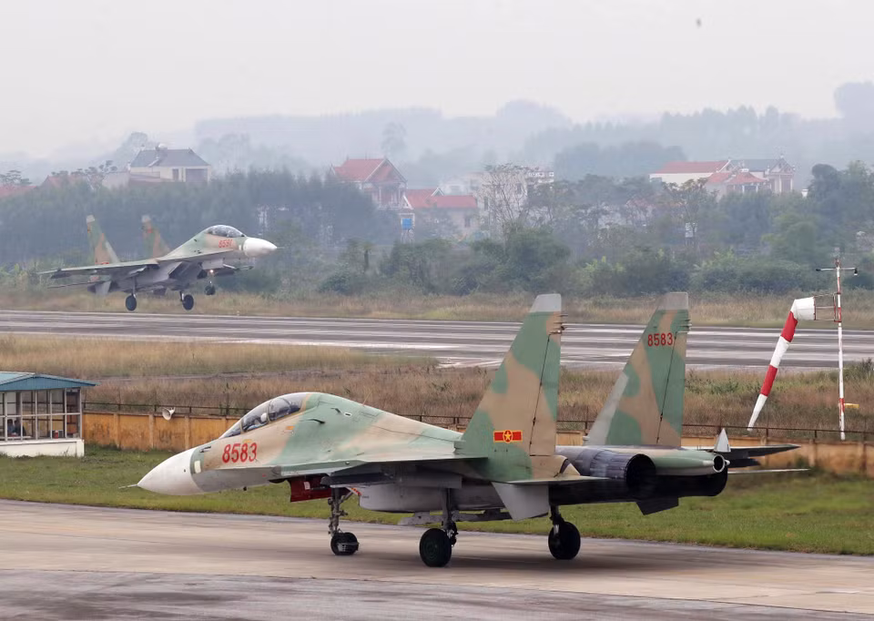 Un avion de combat de type Sukhoi Su-30MkII du Régiment de l’armée de l’air 927. Photo: VNA 