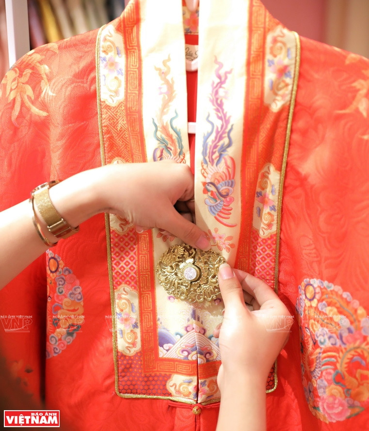 Les motifs de costume d’antan. Photo : VNP