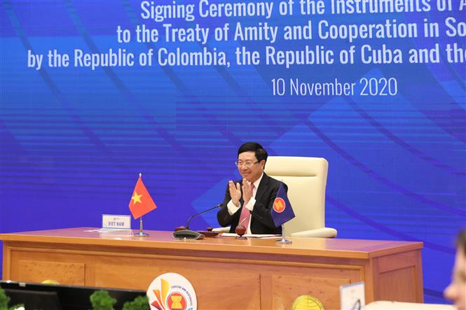 Il a également présidé la cérémonie de signature du Document d'expansion pour la Colombie, Cuba et l'Afrique du Sud pour adhérer au Traité d'amitié et coopération en Asie du Sud-Est (TAC)