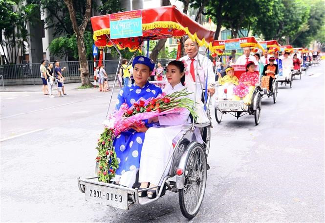 Les mariages traditionnels du peuple de Hanoi sont également reconstitués.