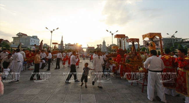 Le parvis de la cathédrale.