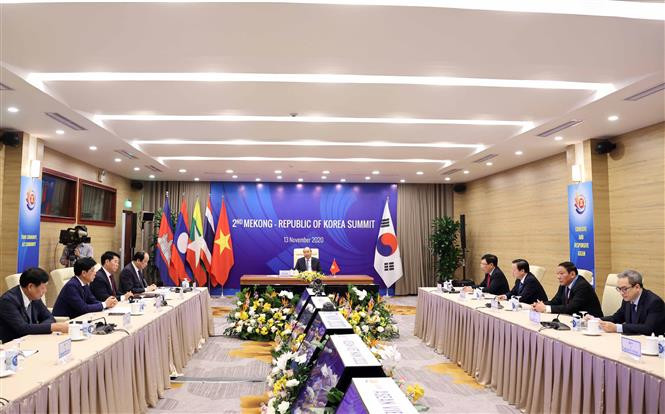 Le Premier ministre Nguyên Xuân Phuc et la délégation vietnamienne au 2e Sommet Mékong - République de Corée. Photo: VNA