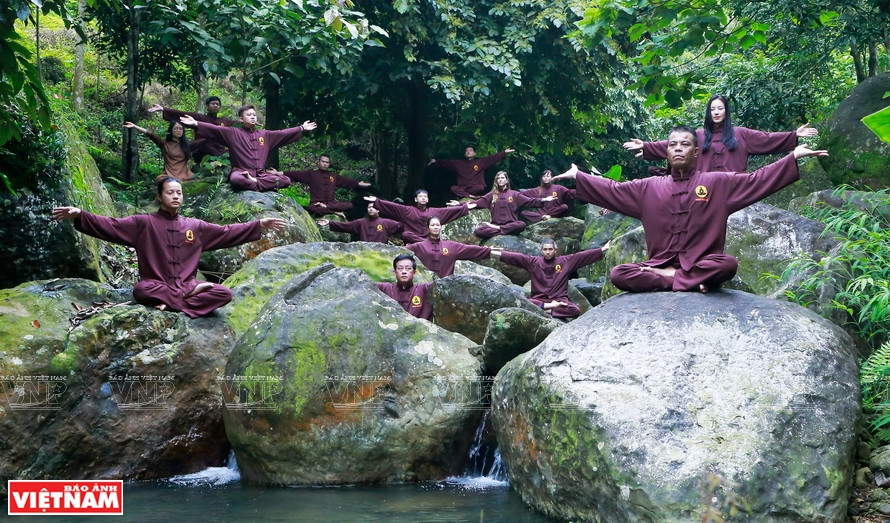 Le lieu choisi pour la pratique de la méditation est toujours un espace à l'atmosphère fraîche et pure. Photo: VNP