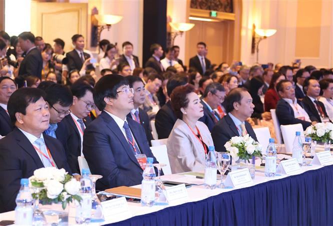 Le Sommet du commerce et de l'investissement de l'ASEAN 2020 a attiré la participation de dirigeants et de partenaires de l'ASEAN et d'un grand nombre d'entreprises de la région. Photo: VNA