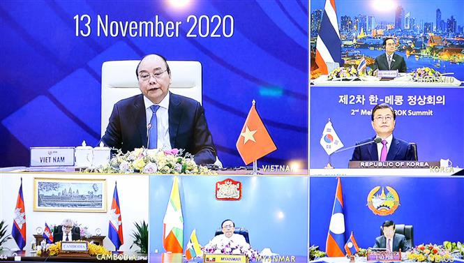 Le Premier ministre vietnamien Nguyên Xuân Phuc et le président sud-coréen Moon Jae-in ont co-présidé le 2e Sommet Mékong - République de Corée tenu en ligne. Photo: VNA