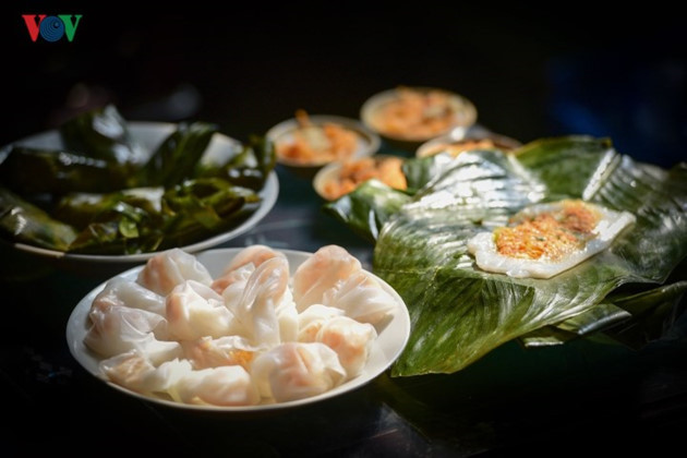 Le Banh uot est une crêpe faite de farine de riz et de manioc. Plus elle est mince, meilleure elle est.
