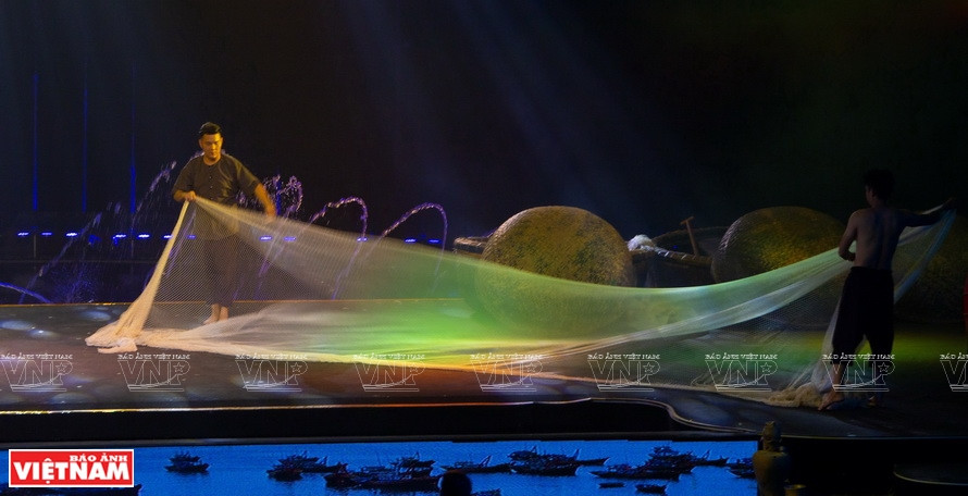 Le spectacle de 70 minutes reflète une image vivante de la vie culturelle des habitants des village des pêcheurs.