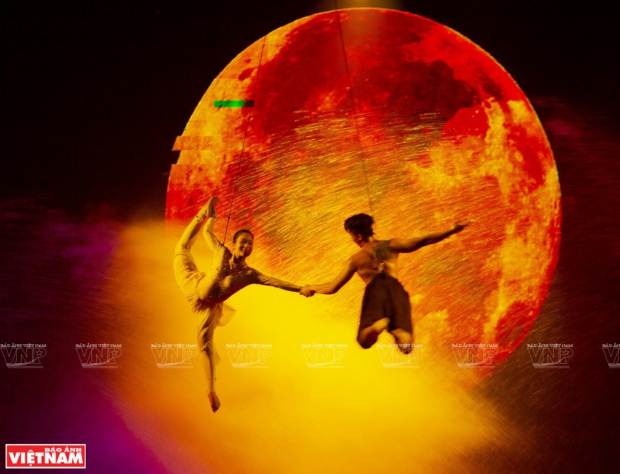 Le spectacle de 70 minutes reflète une image vivante de la vie culturelle des habitants des villages des pêcheurs.