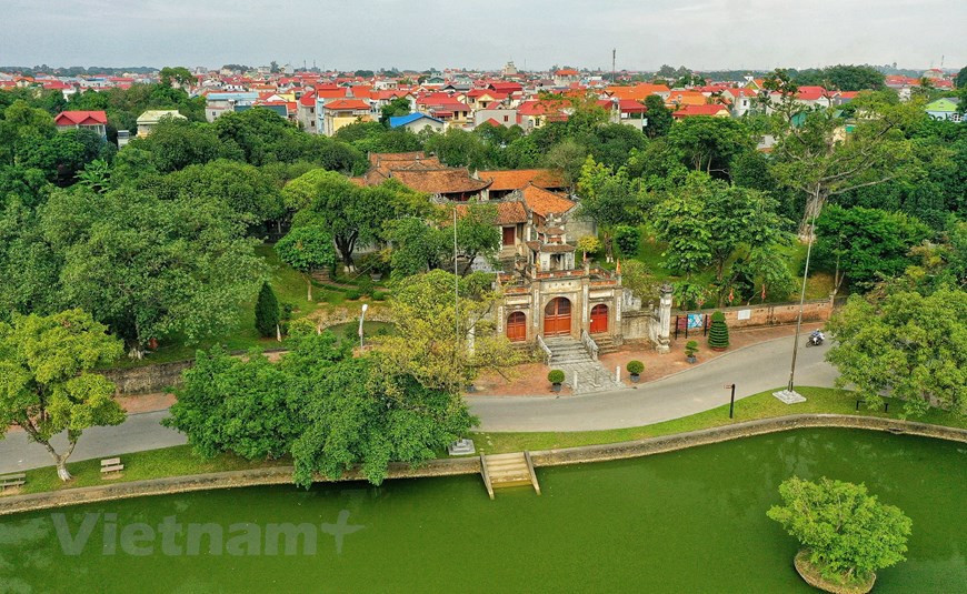 Au 6e jour du premier mois lunaire de l’année, la population locale organise une fête solennelle en l’honneur des bâtisseurs de la citadelle et du roi An Duong Vuong.
