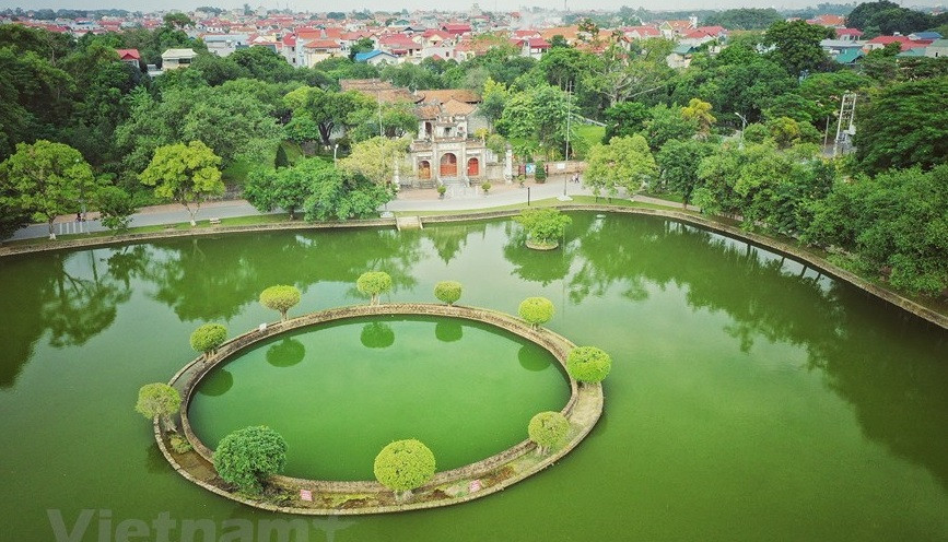  Elle couvre 500 ha et abrite de nombreux sites archéologiques dont les fouilles ont montré le développement continu du Vietnam durant l’âge de la pierre, l’âge du bronze et l’âge du fer.