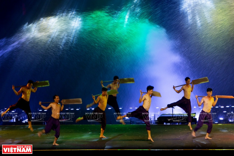 Le spectacle de 70 minutes reflète une image vivante de la vie culturelle des habitants des village des pêcheurs.