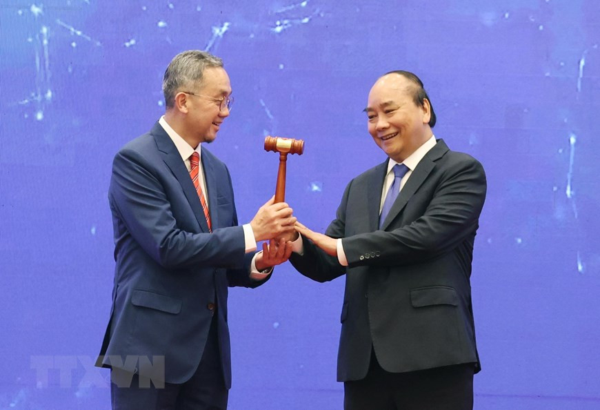  Le Vietnam, président de l’ASEAN en 2020, transfert la présidence de l’ASEAN 2021 au Brunei. 