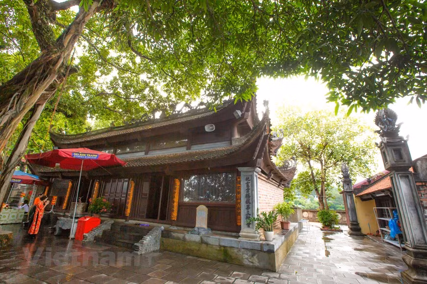  Quang Ninh est l’une des localités qui bénéficie de nombreux avantages naturels, culturels et historiques, et donc de forts potentiels touristiques. Ces potentiels sont notamment une nature bien préservée, des locaux accueillants et de splendides plages. La province a fixé l'objectif d’accueillir de 15 à 16 millions de touristes en 2020 dont 7 millions d'arrivées internationales, et 30 millions en 2030, afin de devenir l'une des premières destinations touristiques du Vietnam et même de l'Asie du Sud-Est. De janvier à novembre, environ 7,5 millions de touristes ont été comptabilisés dans la province de Quang Ninh, rapportant un chiffre d’affaires de plus de 15.000 milliards de dôngs. Photo : Vietnamplus 