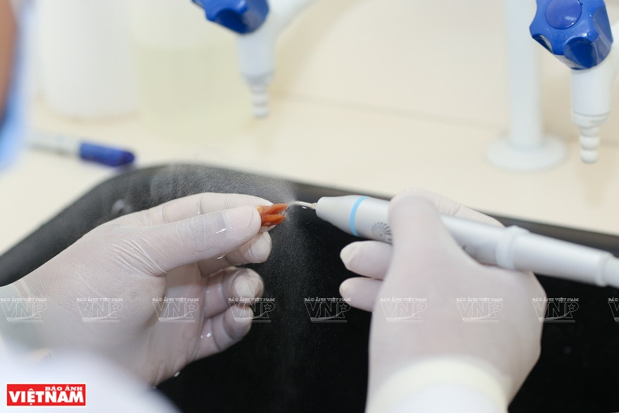  L’analyse de l’ADN sur des restes humains décomposés depuis des années est le travail le plus difficile. 