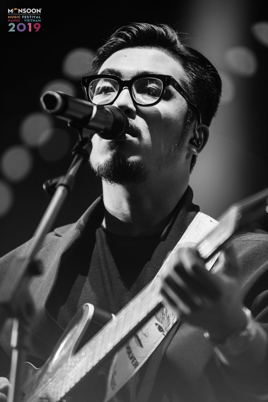  Le chanteur vietnamien Thai Vu. 