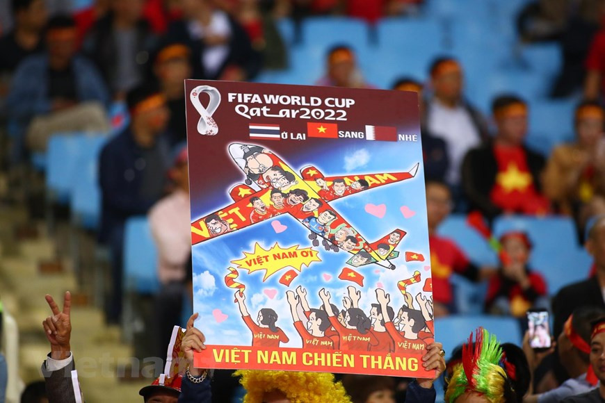  Le match entre le Vietnam et la Thaïlande, qui a eu lieu le mardi 19 novembre au stade national de My Dinh à Hanoï, était très attendu par les supporteurs des deux pays. Photo: Vietnam+