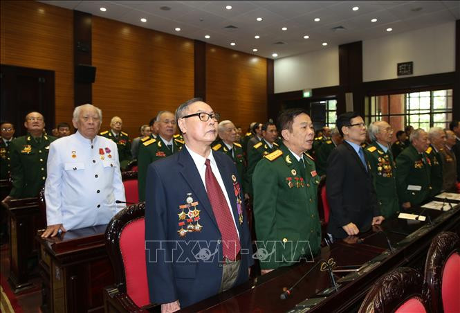 Les participants à la cérémonie. 