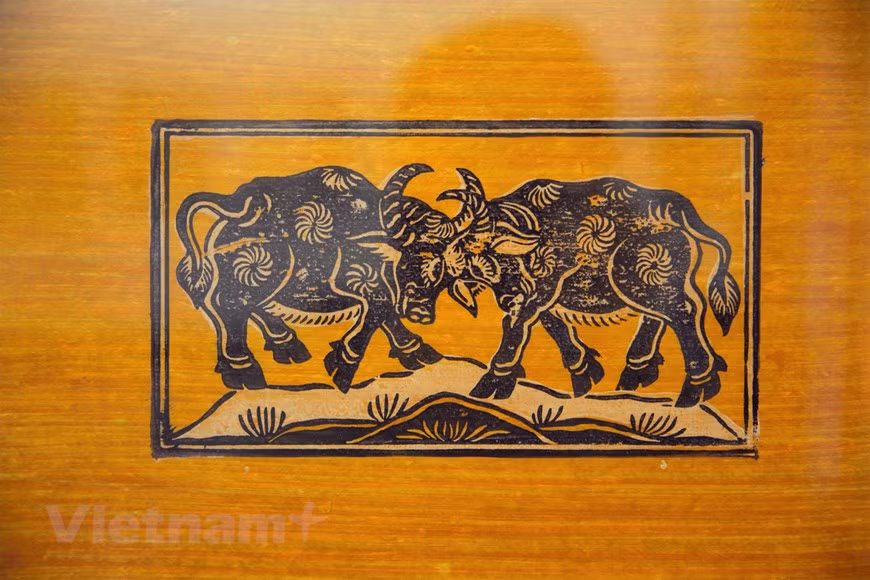  Une estampe de Dông Hô exposée. Photo: Vi Dieu/Vietnamplus 