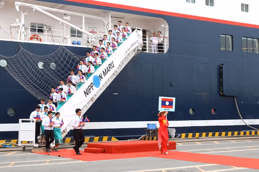  La délégation des jeunes du Laos. 