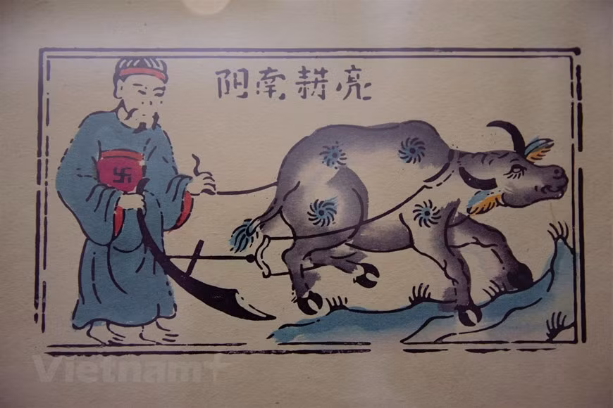 Jadis, les habitants avaient l’habitude de décorer leur maison à l’occasion du Têt traditionnel avec des estampes de Dông Hô pour bénéficier de la paix et du bonheur. Photo: Vi Dieu/Vietnamplus 