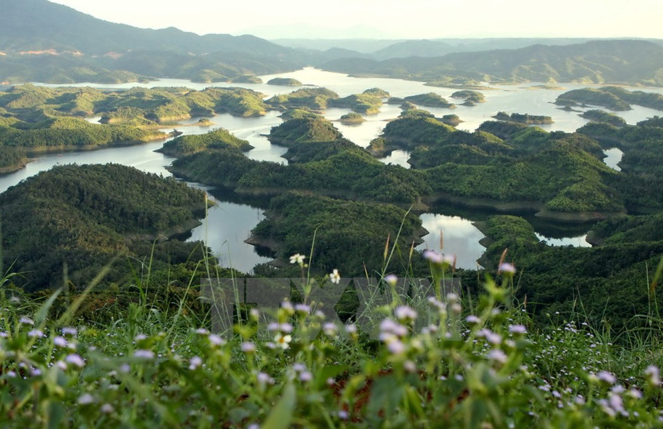 ... qui coulent au lac de Ta Dung.
