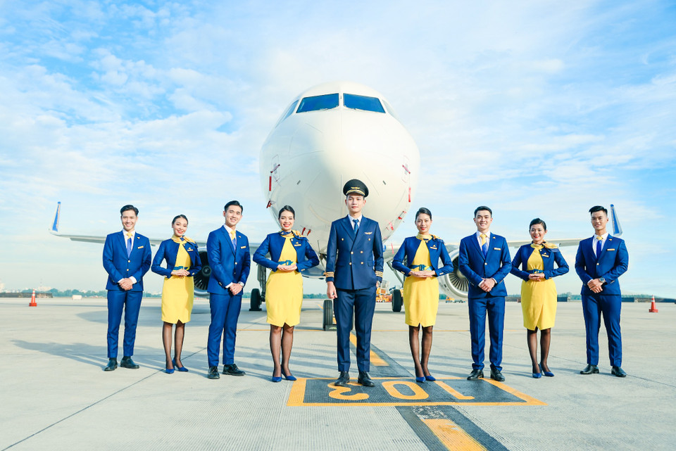 La compagnie aérienne Vietravel Airlines a dévoilé le 18 décembre les uniformes de la société, à l'occasion du 25e anniversaire de la fondation de la société mère Vietravel. Photo: Vietravel Airlines