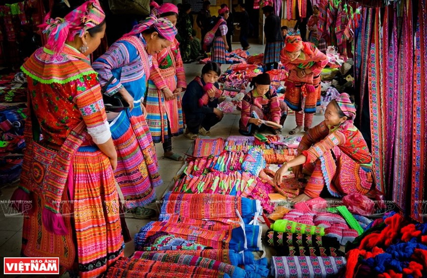 «Chợ phiên Hoàng Su Phì» (Marché de Hoang Su Phi) - Auteure: Thach Hoai. Photo: VNP