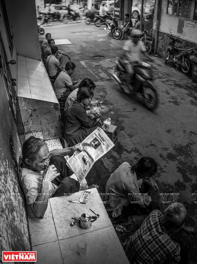 «Cà phê hẻm» (Café dans une ruelle) - Auteure: Pham Thi Kim Oanh. Photo: VNP