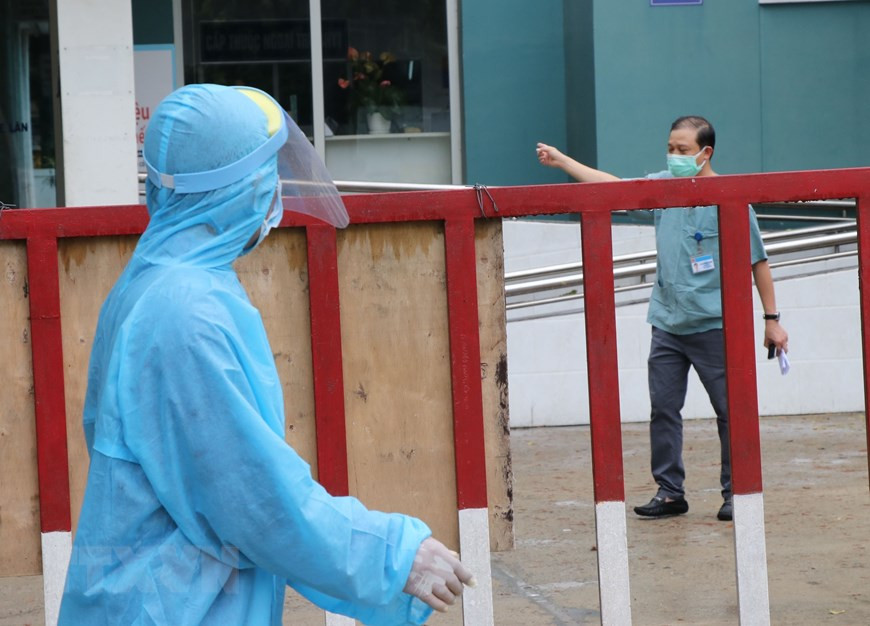 La construction d'un hôpital de campagne à Da Nang vise à partager les difficultés avec l'hôpital de Da Nang qui est surchargé dans les bilans de santé et le traitement. Photo: VNA