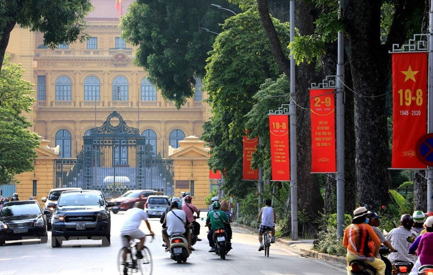 À la rue Doc Lap, arrondissement Ba Dinh. Photo: VNA