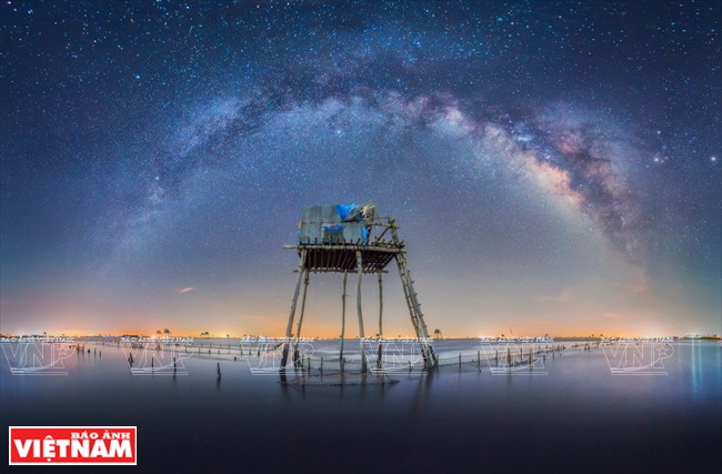 « Ciel nocturne parsemé d’étoiles à Dong Chau », de Nguyen Hoang Linh (Hanoi)