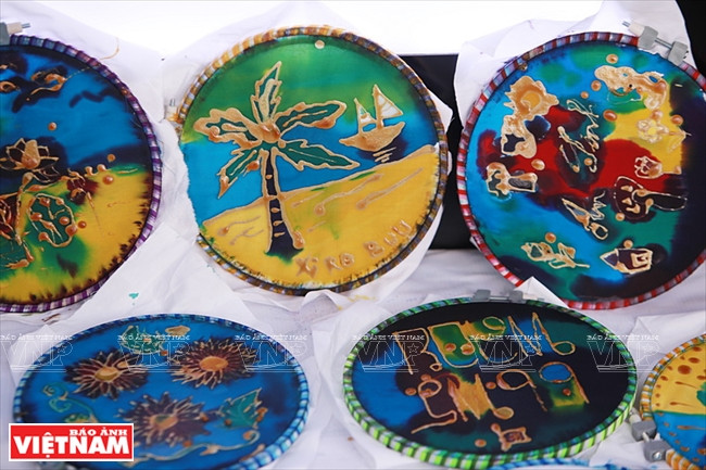 Des peintures batik.