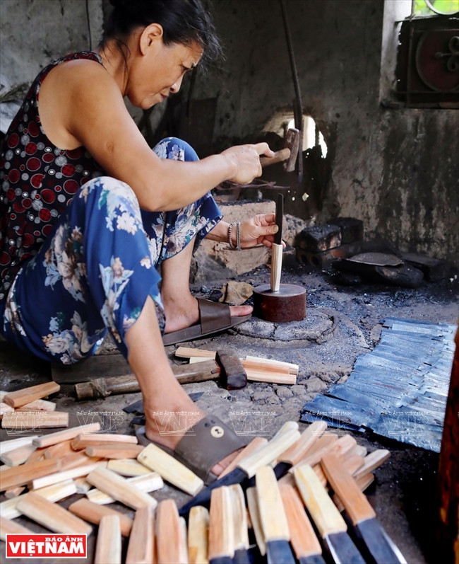 Le manche est aussi réalisé par le forgeron.