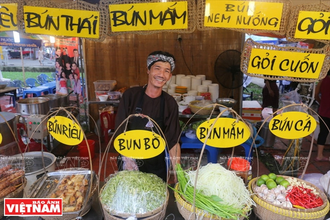 Des plats populaires typiquement vietnamiens ont été présentés à cet événement.